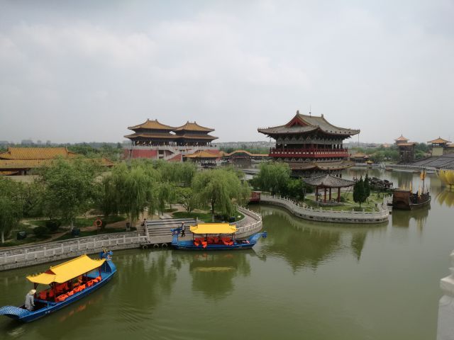 清明上河园-图片来源编辑网