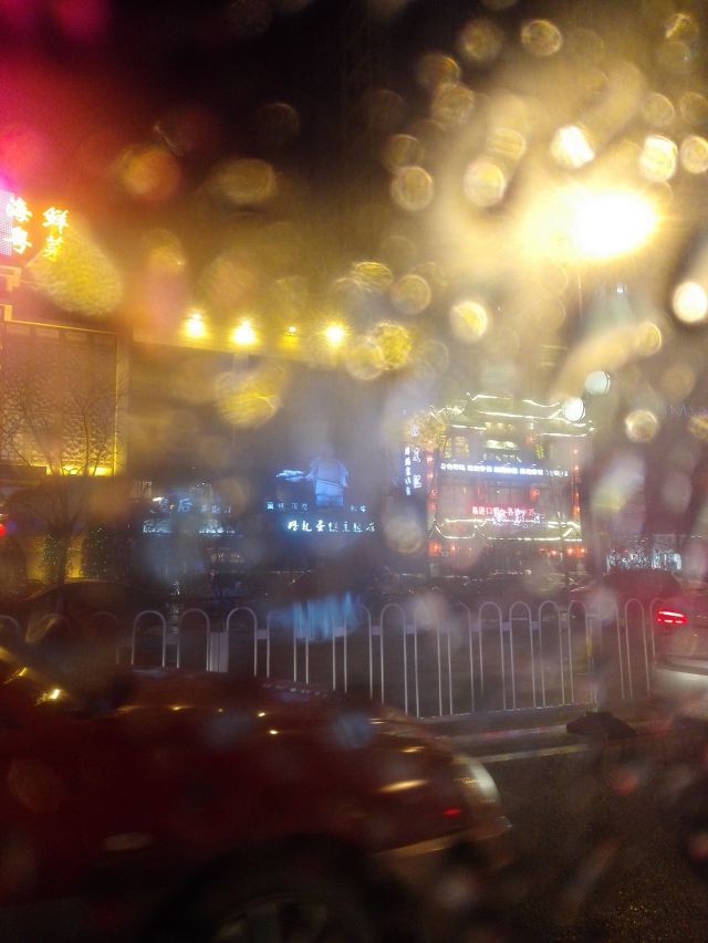 雨-图片来源编辑网