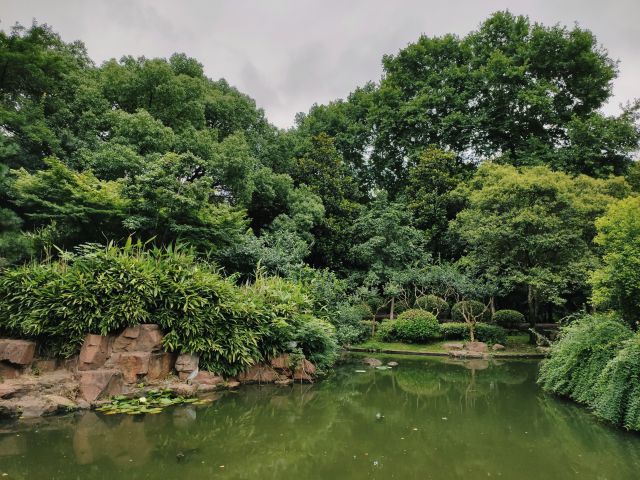 湖水-图片来源编辑网