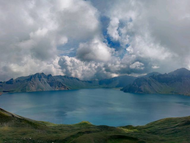 长白山天池-图片来源编辑网